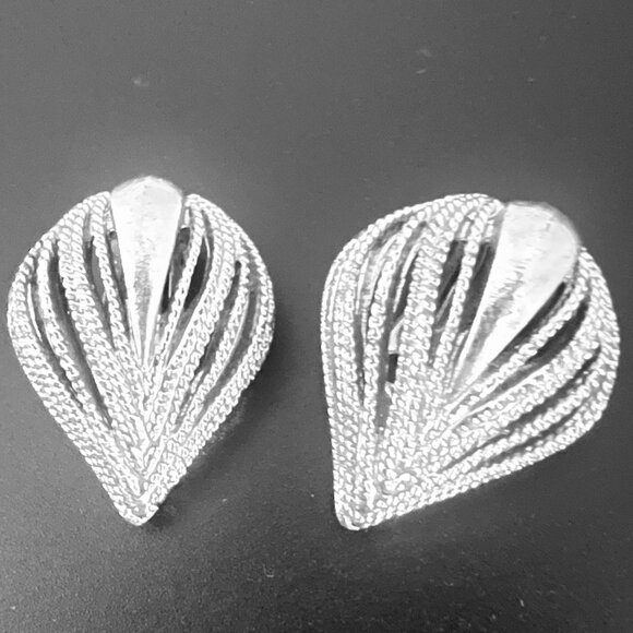 Vintage Coro Silver Tone Clip-On Earrings Teardrop Design Hot Air Balloon - Picture 3 of 11